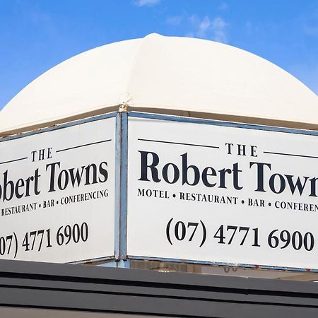 The Robert Towns Hotel Townsville Bagian luar foto